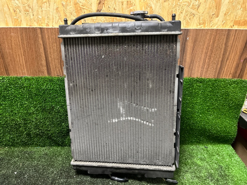 Радиатор двигателя Nissan Cube Z10 CG13DE 02.1998 (б/у)