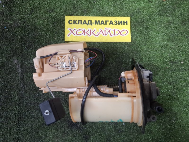 Насос топливный Toyota Corolla Fielder ZRE142G 2ZR-FE 10.2006 (б/у)