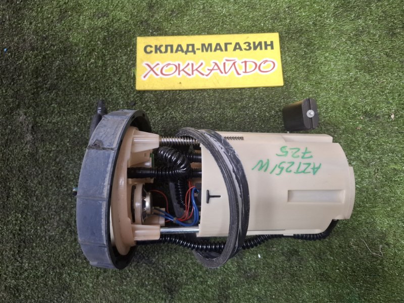 Насос топливный Toyota Avensis AZT251W 2AZ-FSE 07.2006 (б/у)