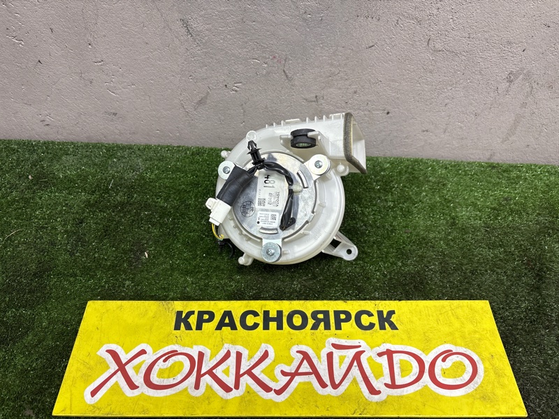 Вентилятор охлаждения батареи Toyota Prius ZVW30 2ZR-FXE 12.2011 (б/у)