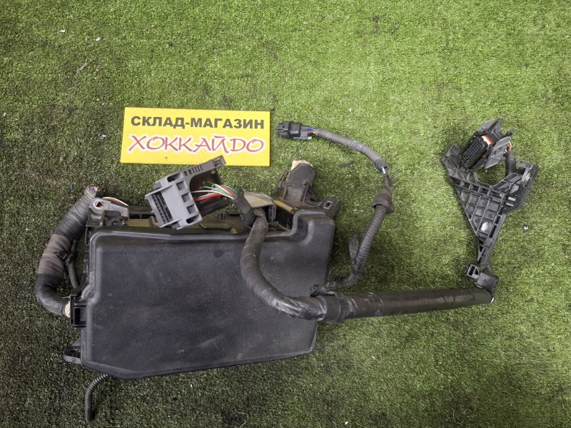 Блок предохранителей Toyota Prius ZVW30 2ZR-FXE 01.2009 (б/у)