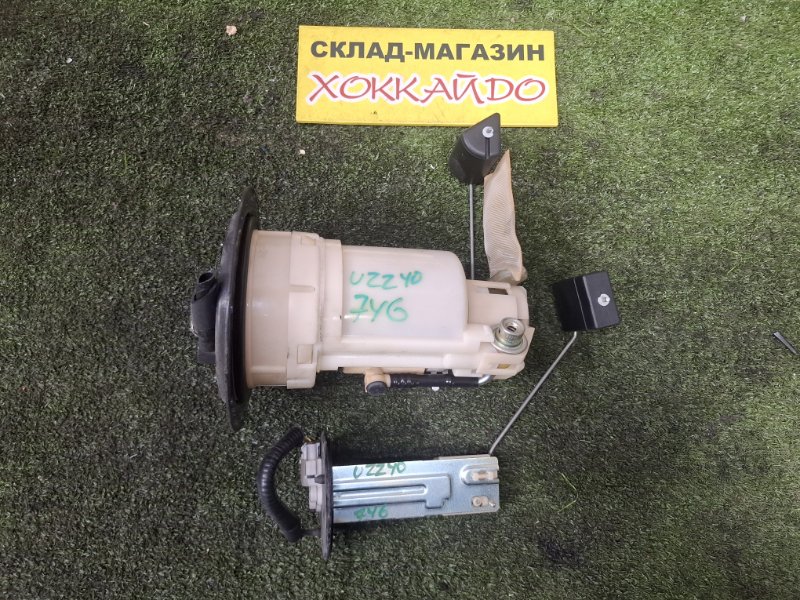 Насос топливный Toyota Soarer UZZ40 3UZ-FE 04.2001 (б/у)