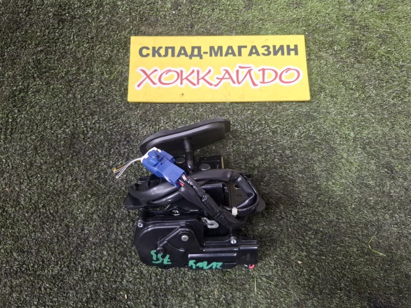 Замок багажника Toyota Prius ZVW30 2ZR-FXE 12.2011 задний (б/у)