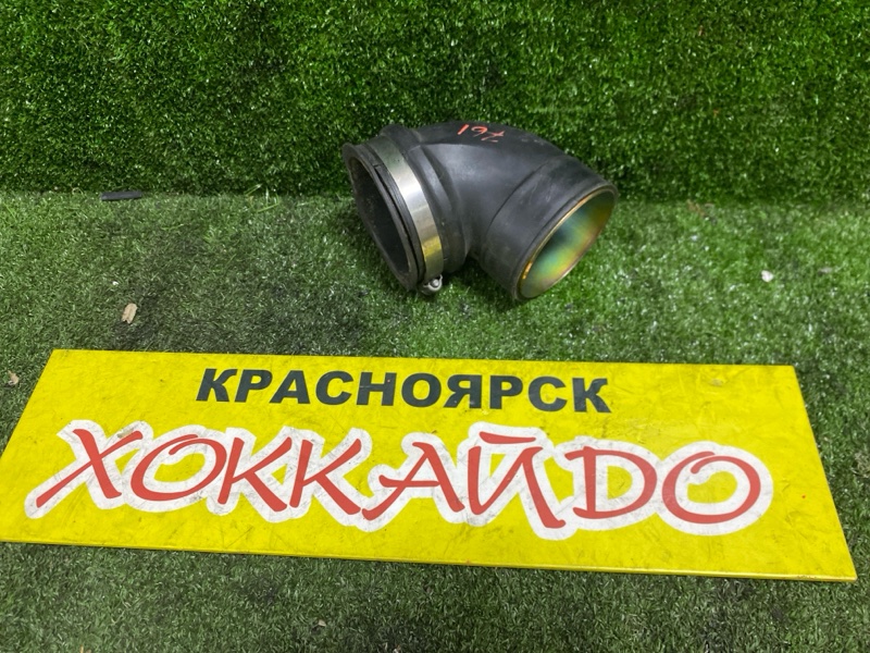 Патрубок воздушного фильтра Toyota Hiace Regius RCH47W 3RZ-FE 04.1997 (б/у)