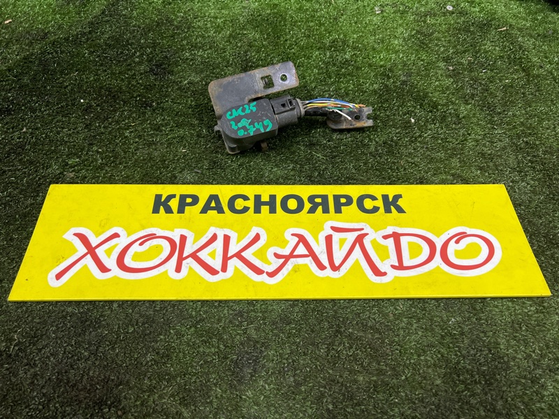 Датчик высоты дорожного просвета Nissan Serena CNC25 MR20DE 12.2007 задний (б/у)