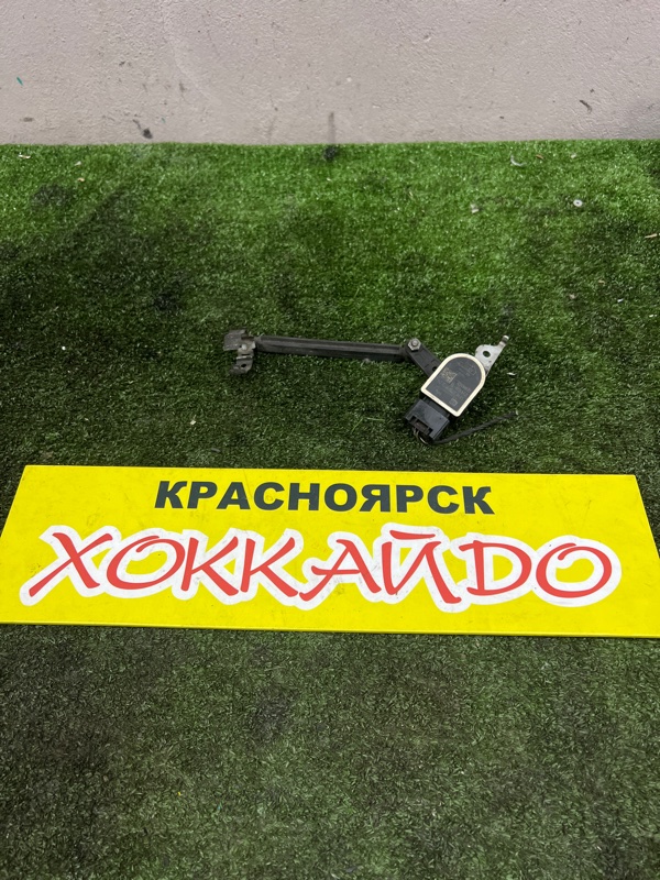 Датчик высоты дорожного просвета BMW 1-SERIES F20 N13B16A 10.2011 передний (б/у)