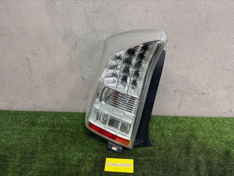 Фонарь стоп-сигнала Toyota Prius ZVW30 2ZR-FXE 01.2009 левый (б/у)