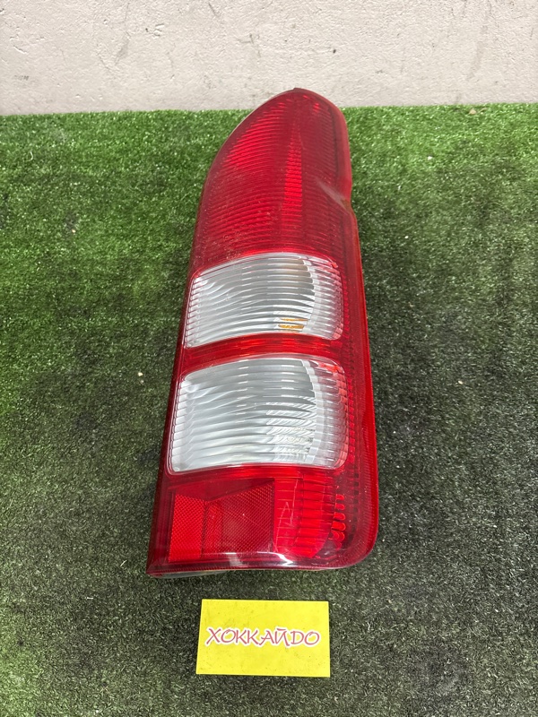 Фонарь стоп-сигнала Toyota Hiace TRH214W 2TR-FE 12.2013 правый (б/у)