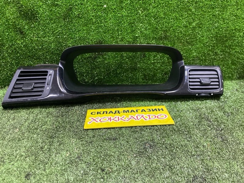 Накладка панели приборов Honda Edix BE1 D17A 07.2004 (б/у)