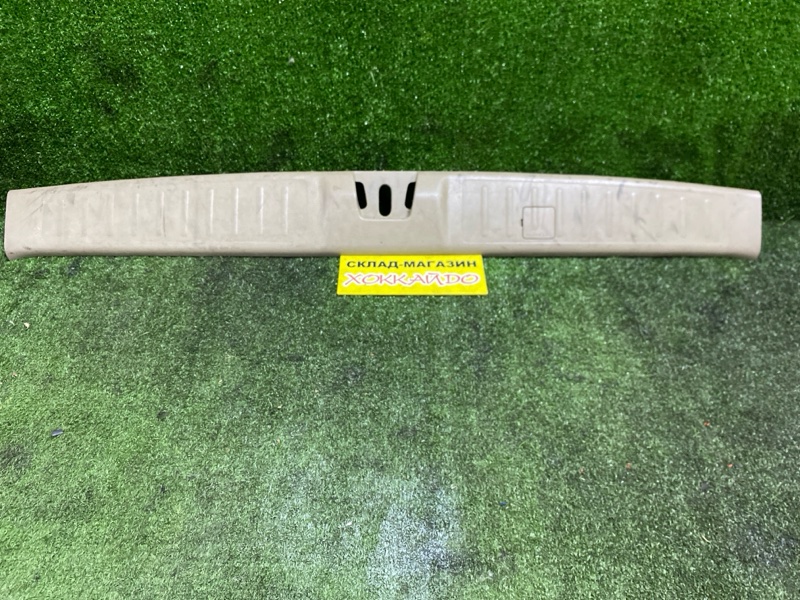 Накладка багажника Honda Stepwgn RF4 K20A 04.2001 (б/у)