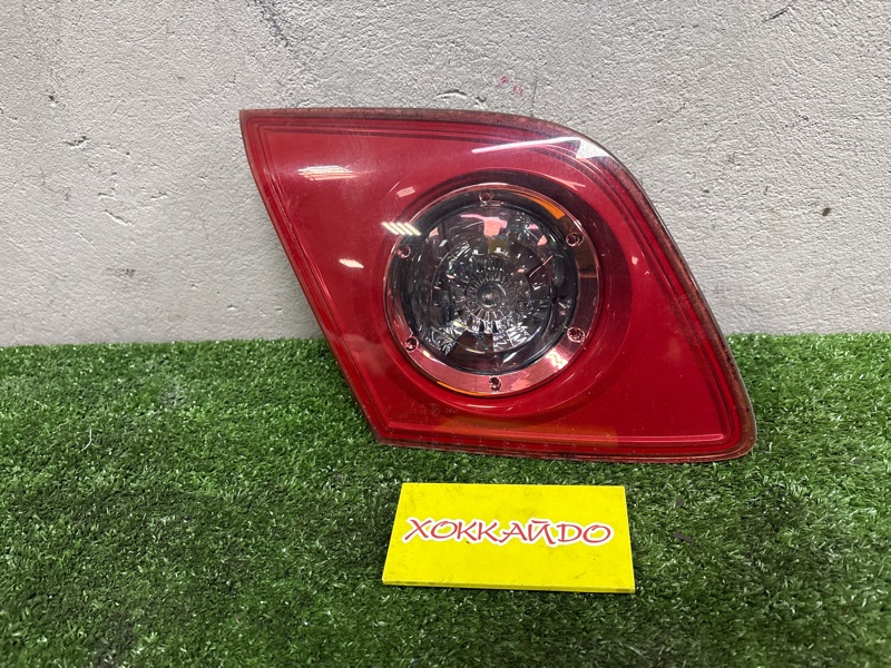 Фонарь вставка багажника Mazda Axela BKEP LF-DE 10.2003 левый (б/у)