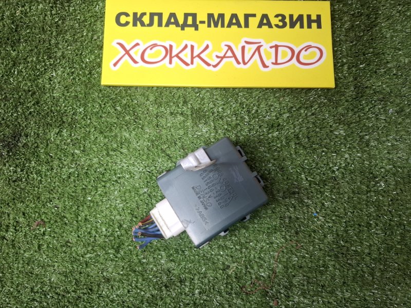 Блок управления дверью Toyota Hiace Regius RCH47W 3RZ-FE 04.1997 левый (б/у)