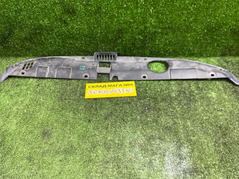 Решетка радиатора Honda Stream RN1 D17A 10.2000 (б/у)