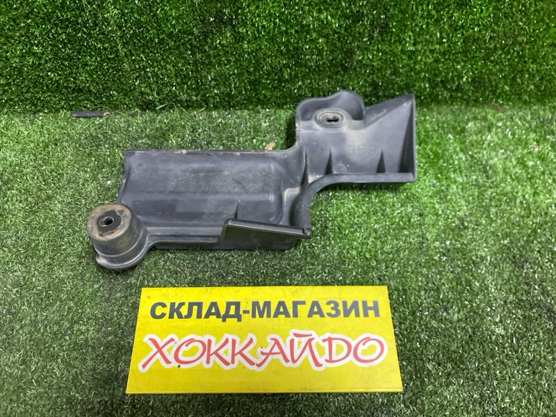 Днище багажника Toyota Prius ZVW30 2ZR-FXE 12.2011 правое (б/у)