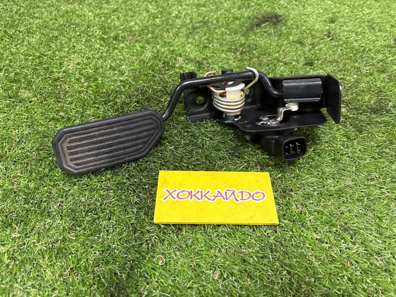Педаль газа Toyota Avensis AZT251W 2AZ-FSE 07.2006 (б/у)