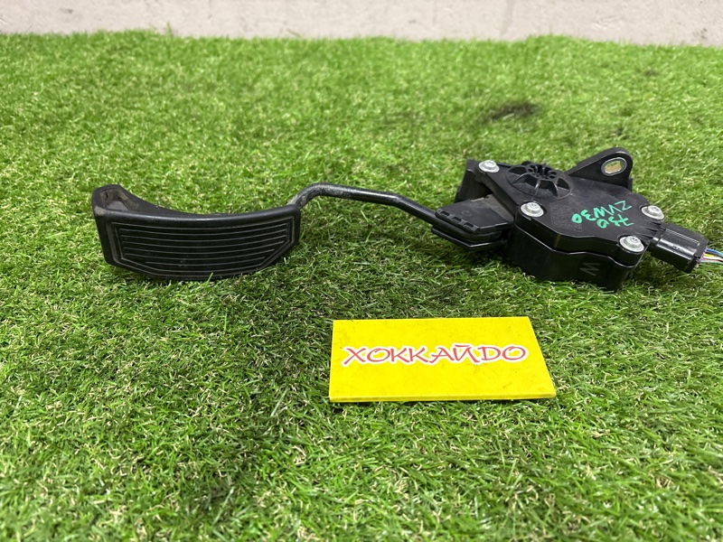 Педаль газа Toyota Prius ZVW30 2ZR-FXE 01.2009 (б/у)