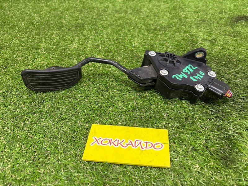 Педаль газа Toyota Corolla Fielder ZRE142G 2ZR-FE 10.2006 (б/у)