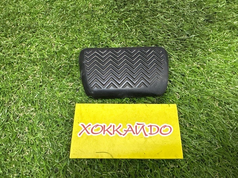 Накладка на педаль Toyota Prius ZVW30 2ZR-FXE 01.2009 (б/у)