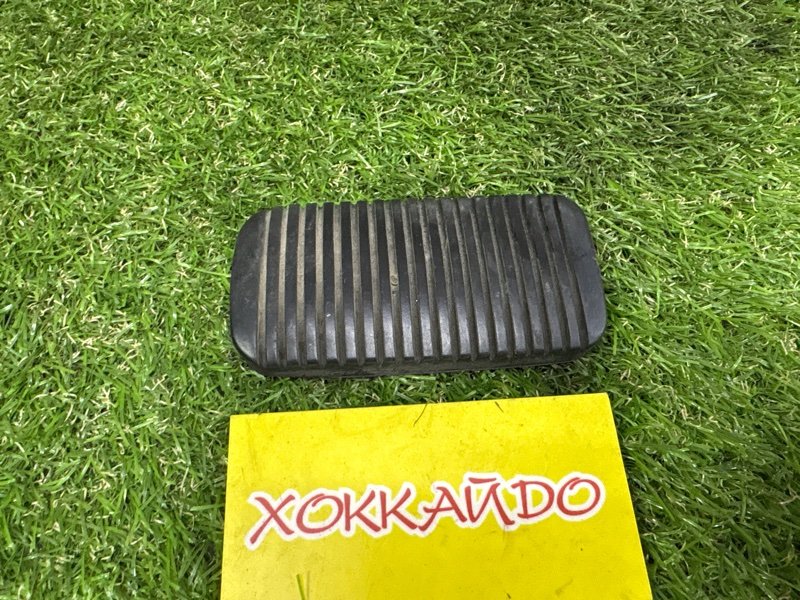 Накладка на педаль Toyota Hiace Regius RCH47W 3RZ-FE 04.1997 (б/у)