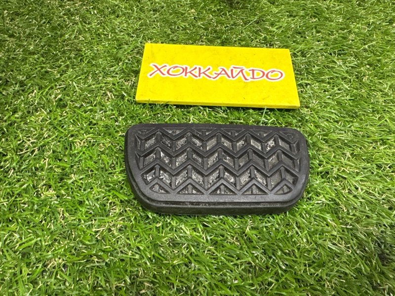 Накладка на педаль Toyota Avensis AZT251W 2AZ-FSE 07.2006 (б/у)