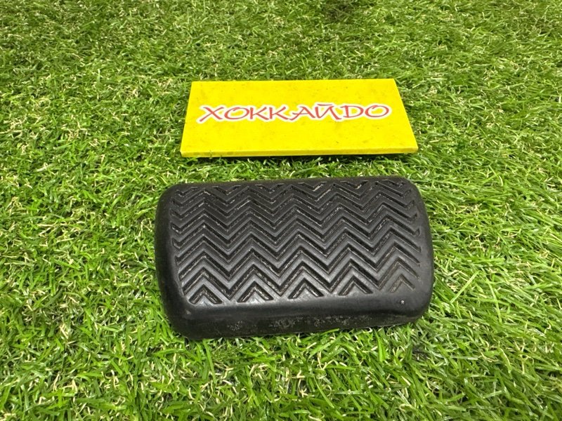 Накладка на педаль Toyota Corolla Fielder NZE141G 1NZ-FE 10.2006 (б/у)