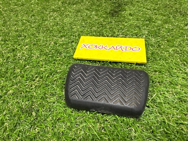 Накладка на педаль Toyota Corolla Fielder ZRE142G 2ZR-FE 10.2006 (б/у)