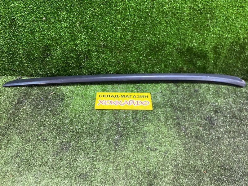 Молдинг лобового стекла Honda Stream RN1 D17A 10.2000 левый (б/у)