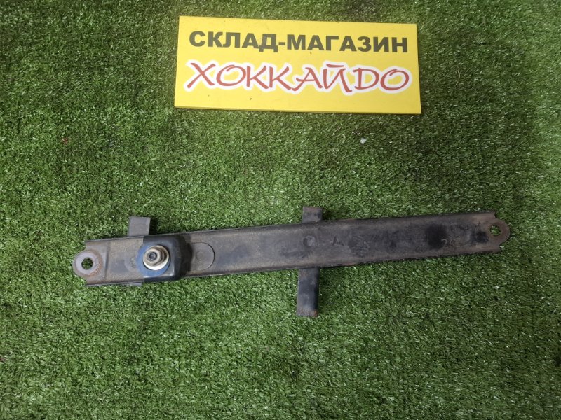 Крепление аккумулятора Toyota Avensis AZT251W 2AZ-FSE 07.2006 (б/у)