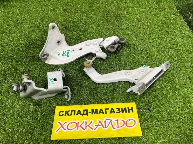 Ролик двери Toyota Raum EXZ10 5E-FE 08.1999 задний левый (б/у)