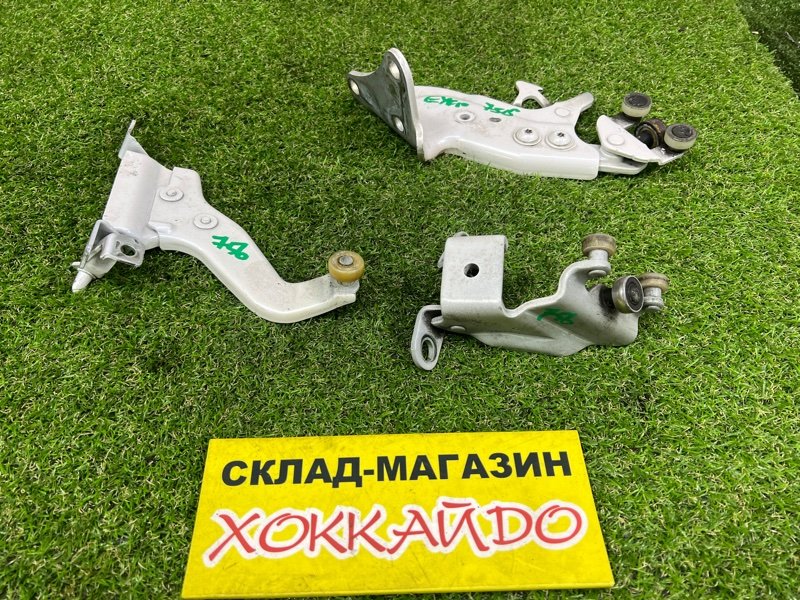 Ролик двери Toyota Raum EXZ10 5E-FE 08.1999 задний правый (б/у)