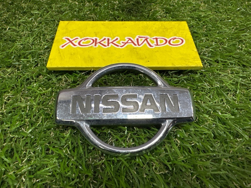 Эмблема Nissan Cube Z10 CG13DE 02.1998 задняя (б/у)