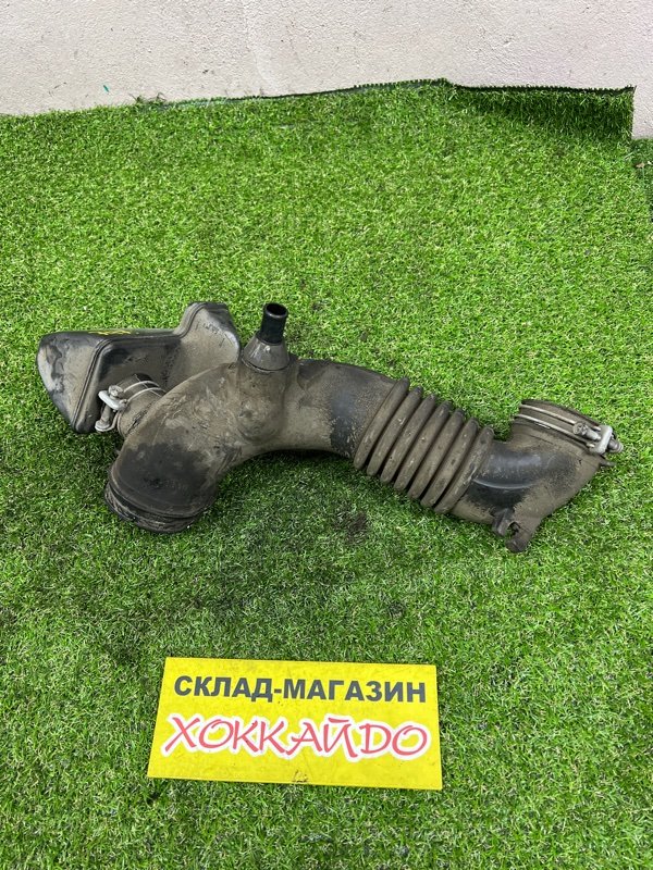 Патрубок воздушного фильтра Toyota Premio AZT240 1AZ-FSE 12.2004 (б/у)