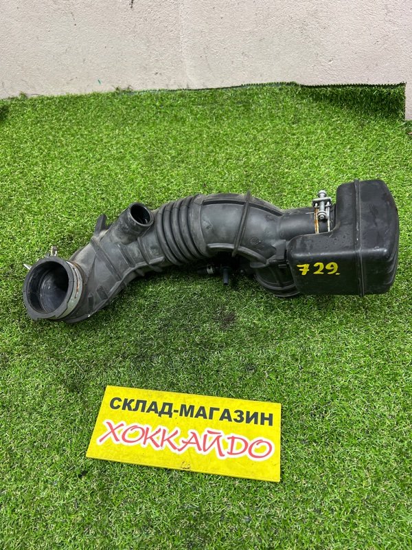 Патрубок воздушного фильтра Toyota Avensis AZT255 1AZ-FSE 07.2006 (б/у)