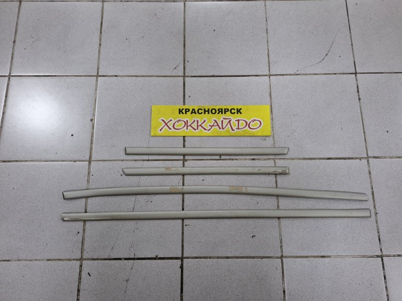 Молдинг Toyota Altezza GXE10 1G-FE 10.1998 (б/у)