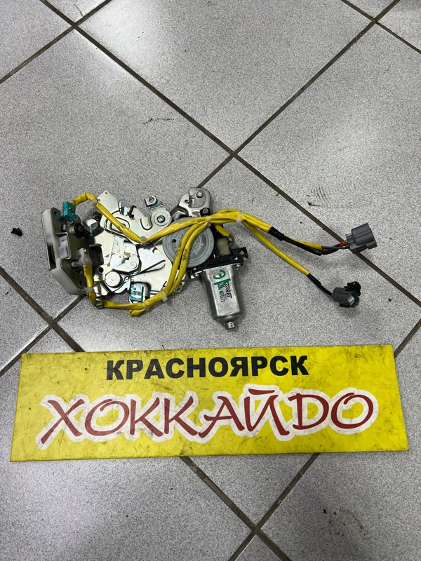 Замок дверной Honda Stepwgn RF4 K20A 04.2001 задний левый (б/у)