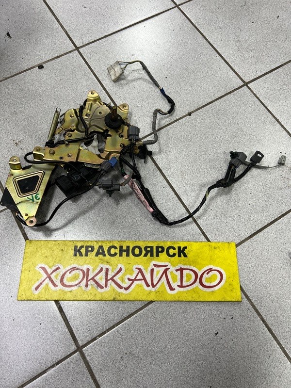 Активатор двери Honda Stepwgn RF4 K20A 04.2001 задний левый (б/у)