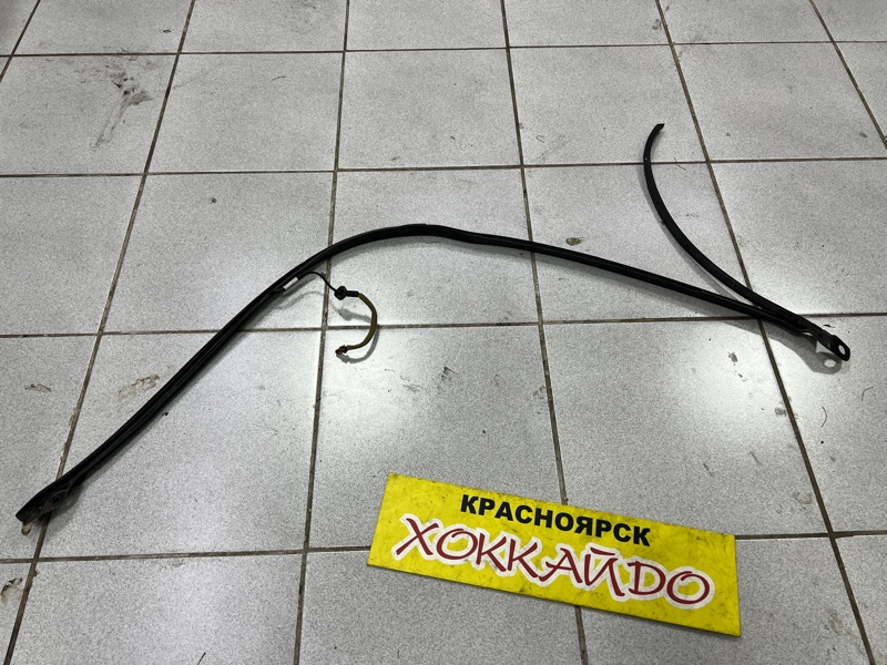 Уплотнитель Nissan Serena CNC25 MR20DE 12.2007 задний левый (б/у)