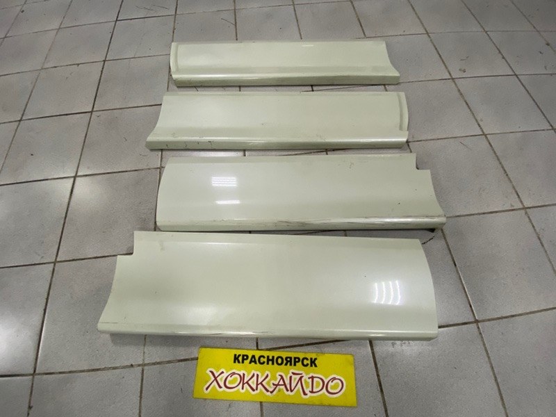 Накладка двери Nissan Serena CNC25 MR20DE 12.2007 (б/у)