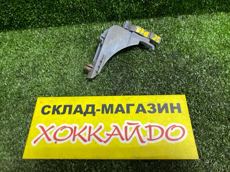 Клипса крепления фары Toyota Vitz SCP10 1SZ-FE 01.1999 правая (б/у)
