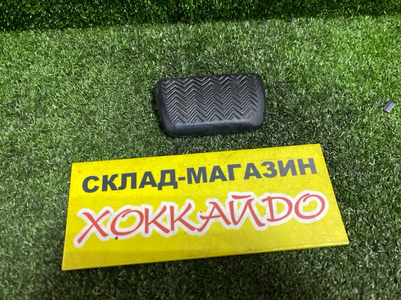 Накладка на педаль Toyota Prius ZVW30 2ZR-FXE 01.2009 (б/у)