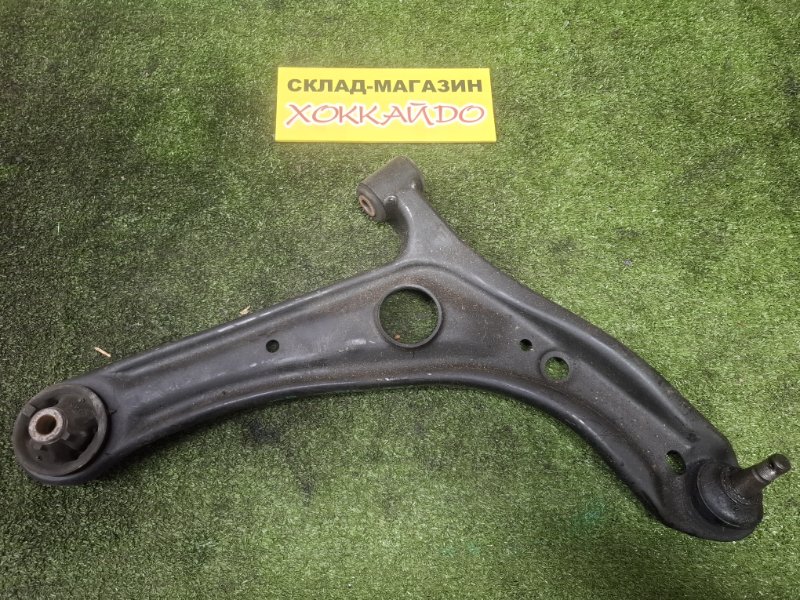 Рычаг подвески нижний Toyota Vitz SCP10 1SZ-FE 01.1999 передний правый (б/у)
