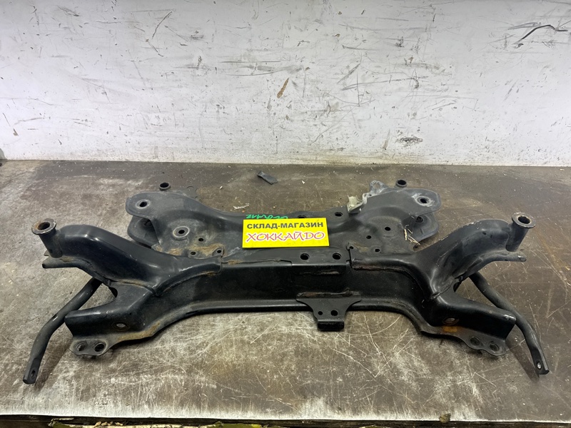 Балка поперечная Toyota Prius ZVW30 2ZR-FXE 12.2011 передняя (б/у)