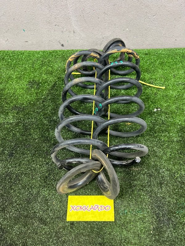 Пружина подвески Toyota Prius ZVW30 2ZR-FXE 12.2011 задняя (б/у)