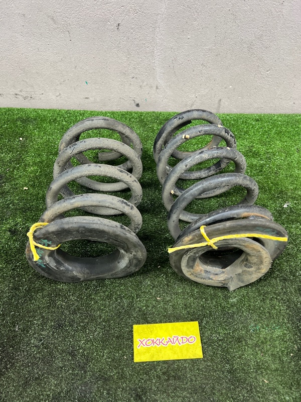 Пружина подвески Toyota Hiace Regius RCH47W 3RZ-FE 04.1997 задняя (б/у)