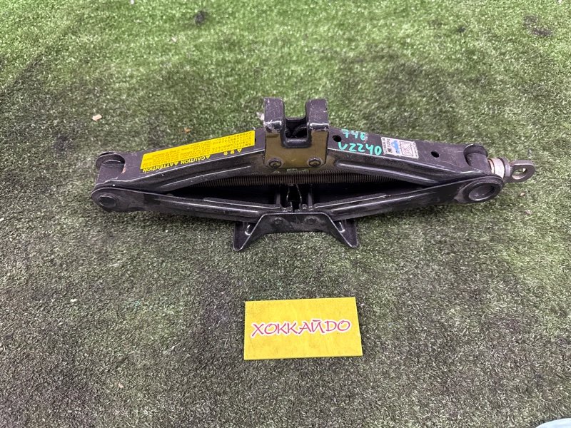 Домкрат Toyota Soarer UZZ40 3UZ-FE 04.2001 (б/у)