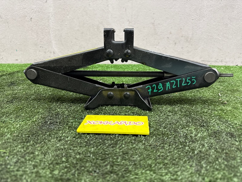 Домкрат Toyota Avensis AZT255 1AZ-FSE 07.2006 (б/у)