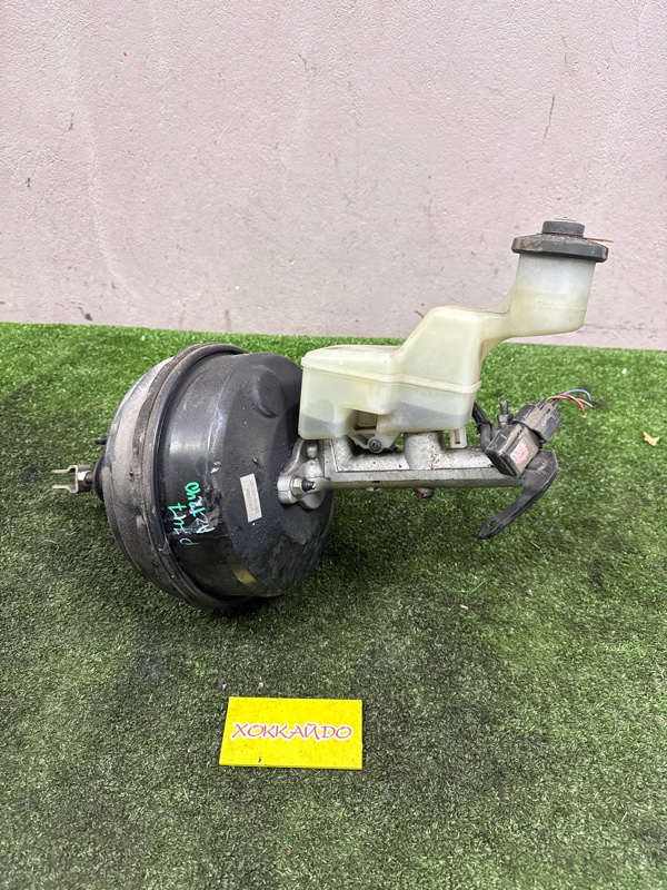 Вакуумный усилитель тормоза и сцепления Toyota Premio AZT240 1AZ-FSE 12.2004 (б/у)