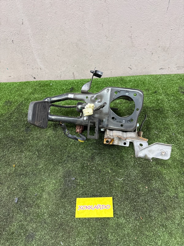 Педаль сцепления Isuzu Elf NLR85AR 4JJ1 10.2006 (б/у)