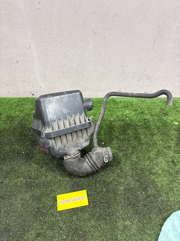 Корпус воздушного фильтра Toyota Duet M100A EJ-VE 2000 (б/у)