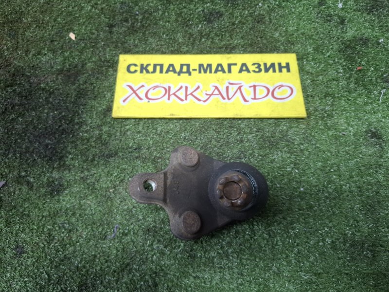 Шаровая Toyota Avensis AZT251W 2AZ-FSE 07.2006 передняя правая (б/у)